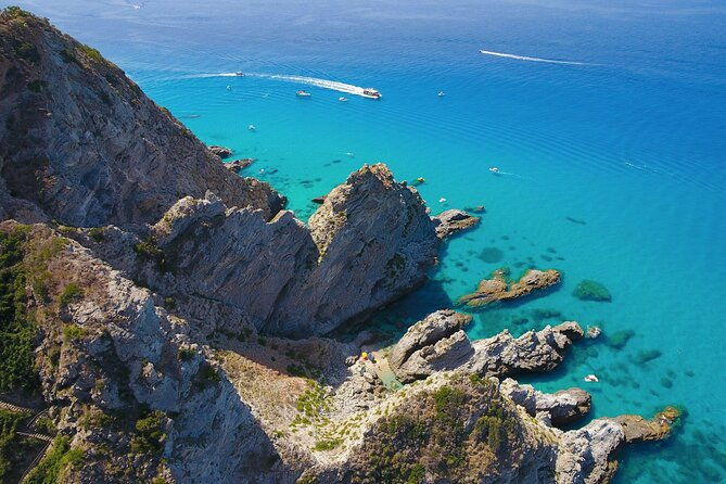 tour-of-the-costa-degli-dei-by-boat-3-hours-with-aperitif-included