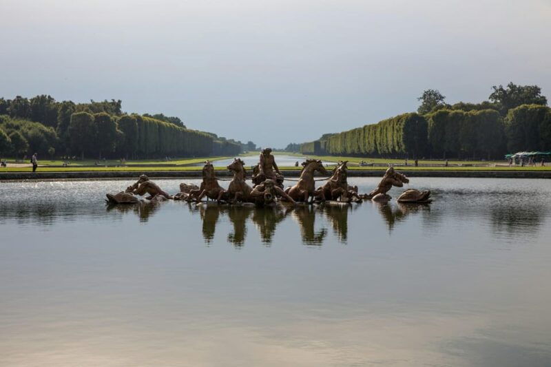 tour-of-the-gardens-palace-of-versailles-and-a-tour-of-the-seine