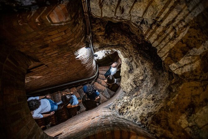 tour-of-the-historical-cellars-in-montepulciano