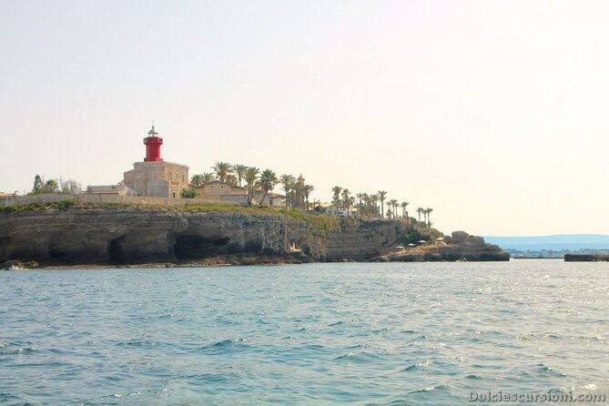 tour-of-the-island-of-ortigia-and-exploration-of-sea-caves-with-baths