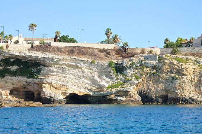tour-of-the-island-of-ortigia-and-exploration-of-sea-caves-with-baths