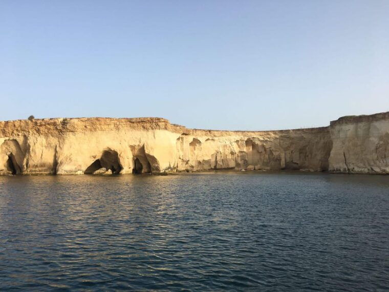 tour-of-the-island-of-ortigia-blue-grotto-dolphin-watching