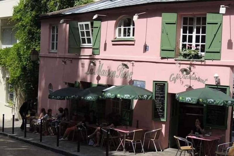 Tour of the Montmartre district with a local guide in Italian - Who Should Consider This Tour?