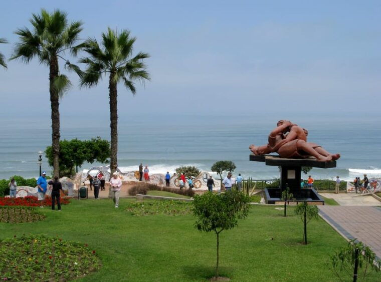 tour-of-the-parks-of-lima-magical-water-circuit