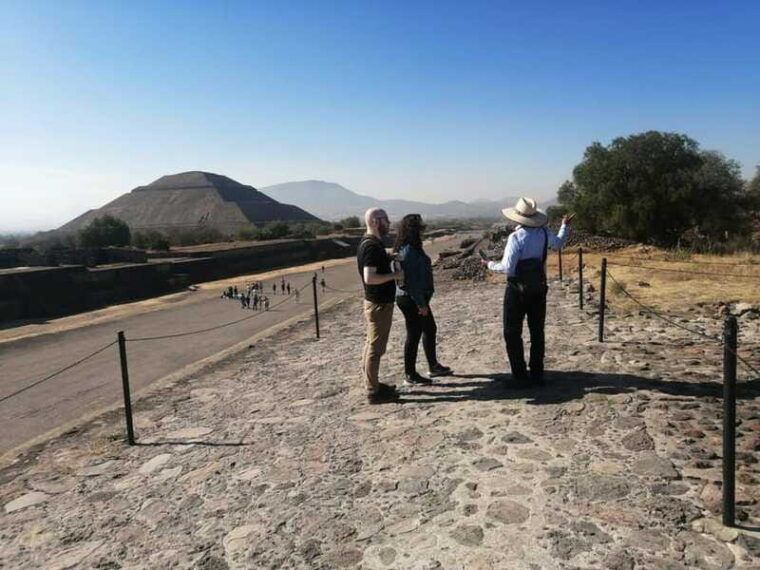 tour-of-the-pyramids-of-teotihuacan