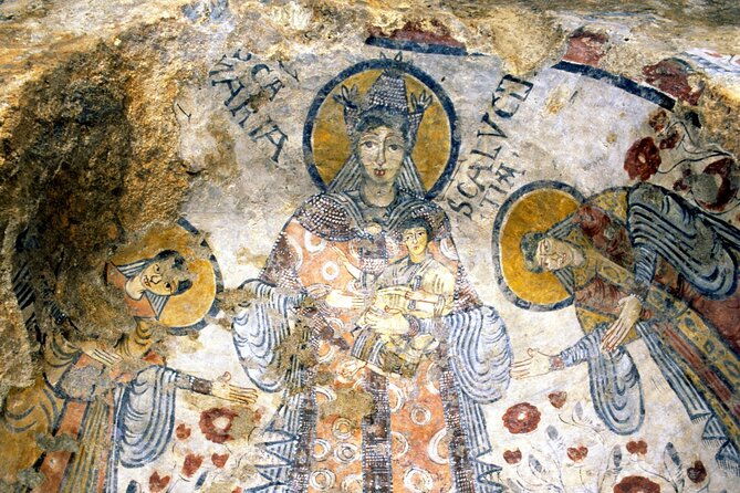 tour-of-the-three-crypts-in-the-murgia-materana-with-transfer