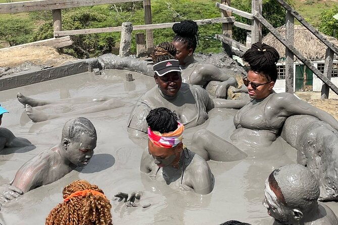 tour-of-totumo-volcano-with-visit-to-galerazamba