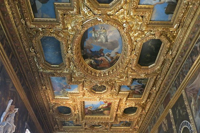 tour-of-venice-in-doges-palace-and-st-marks-basilica