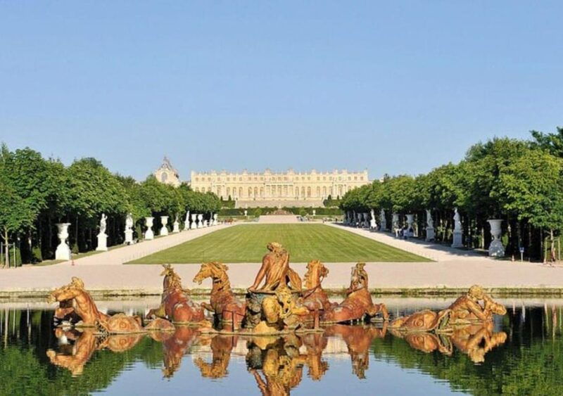 tour-of-versailles-palace-gardens-with-legendary-sun-king