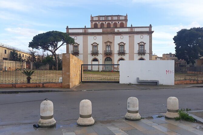 Tour of Villa Palagonia and Street Food itinerary in Bagheria - Cultural Insights and Local Interactions