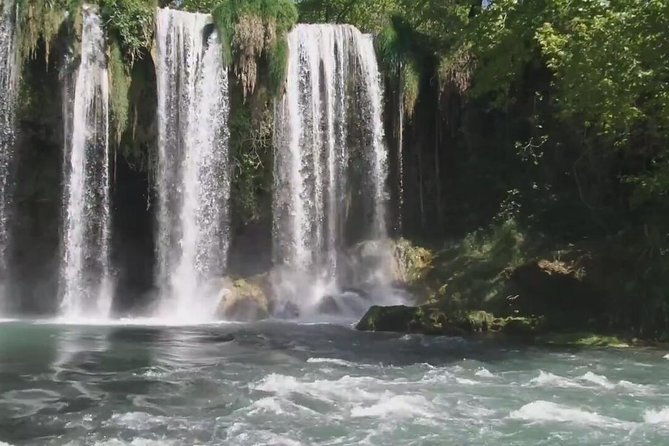 tour-of-waterfall-unique-2