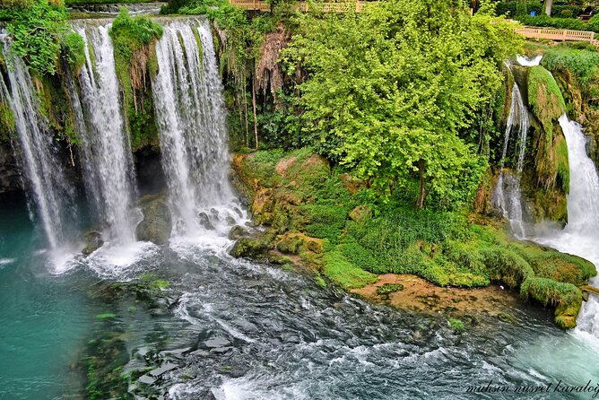 tour-of-waterfall-unique-2
