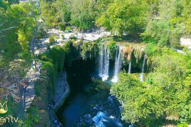 tour-of-waterfall-unique-2