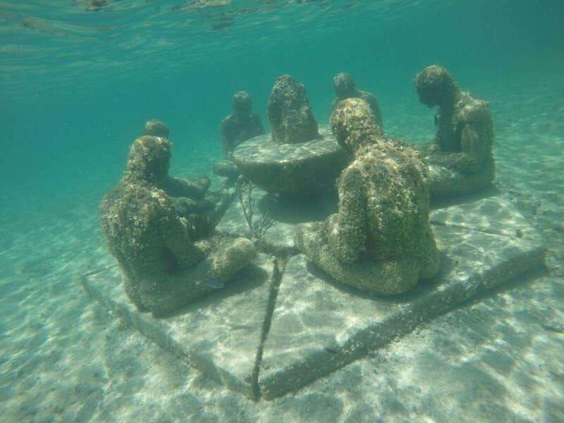 tour-on-isla-mujeres-catamaran