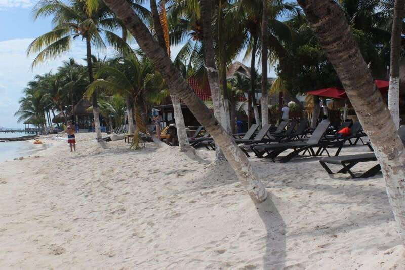 tour-on-isla-mujeres-catamaran