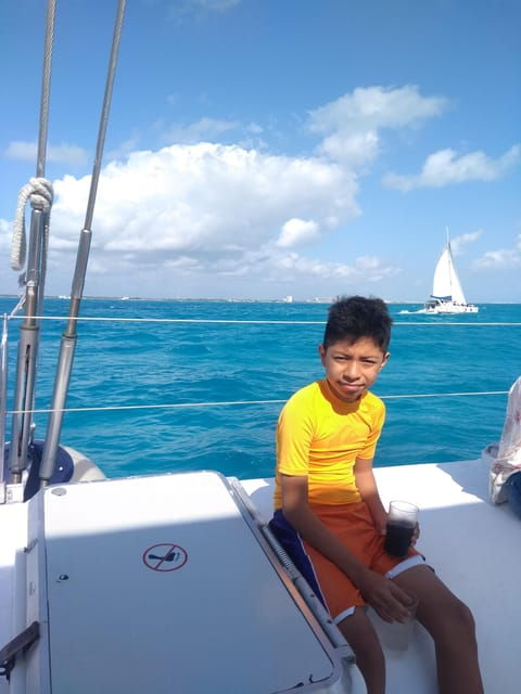 tour-on-isla-mujeres-catamaran