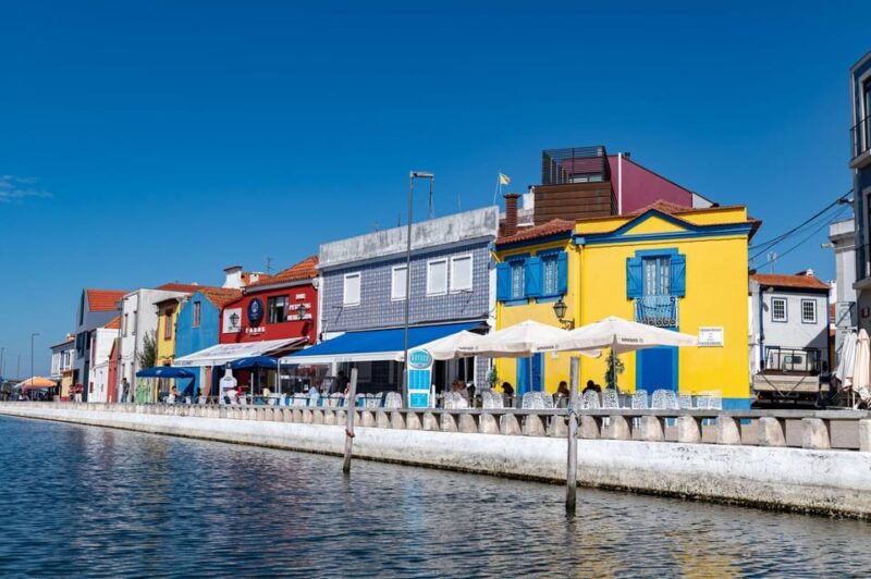 tour-porto-aveiro-costa-nova-half-day-in-portuguese-venice
