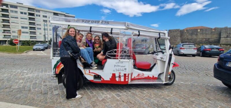 tour-porto-tuk-tuk-adventure-with-a-classic-port-wine