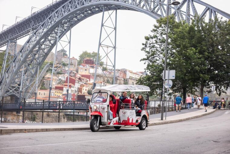 tour-porto-tuk-tuk-adventure-with-a-classic-port-wine