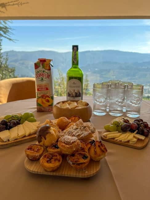 Tour Premium no Douro: Vinho, Cruzeiro e Comida Tradicional - A Taste of Portugal: What to Expect from the Tour