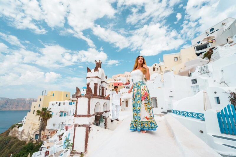 Tour Santorini with a Professional Photographer - Discovering Santorini in Style: A Deep Dive