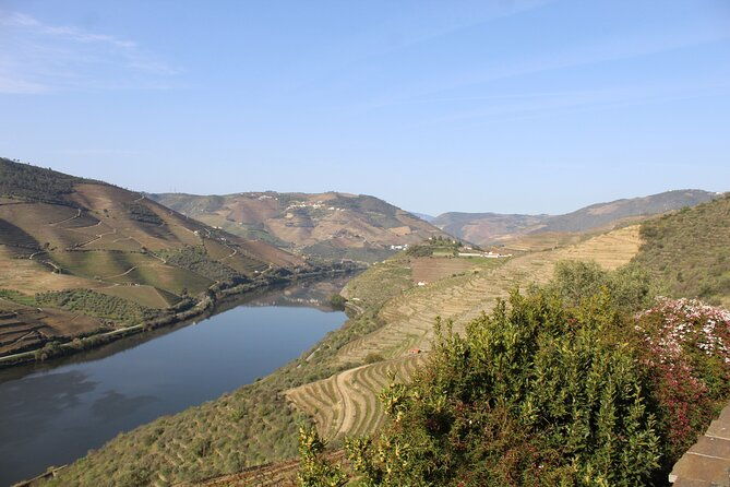 tour-the-douro-wine-region-and-discover-the-fantastic-landscape