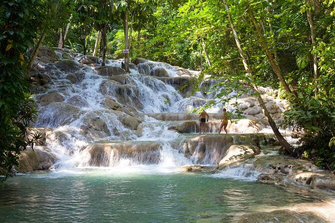 tour-the-natural-beauty-of-dunns-river-falls-from-montego-bay