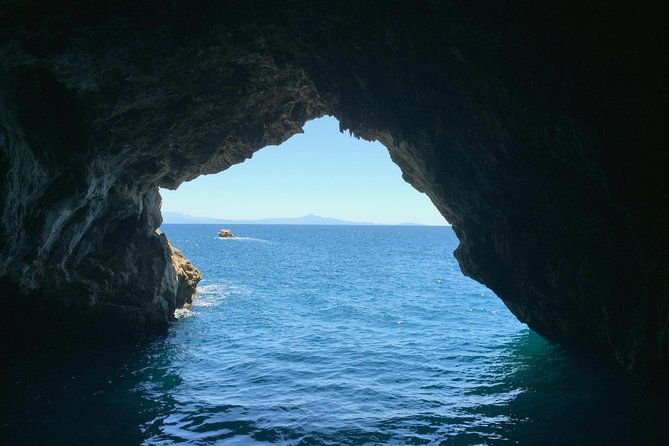 tour-the-sea-grottoes-of-the-amalfi-coast