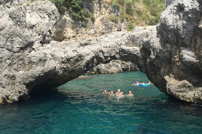 tour-the-sea-grottoes-of-the-amalfi-coast
