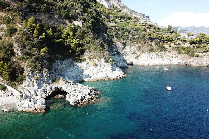 tour-the-sea-grottoes-of-the-amalfi-coast