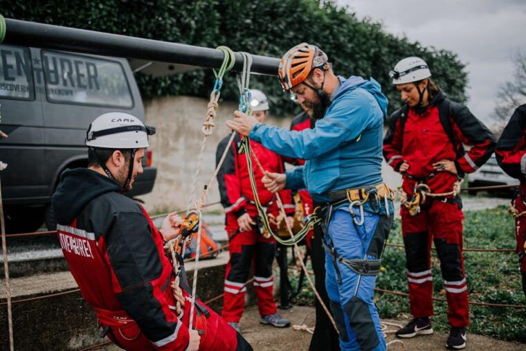 tour-the-underground-with-no-experience-required-abseil-tour