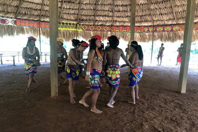 tour-through-the-embera-region