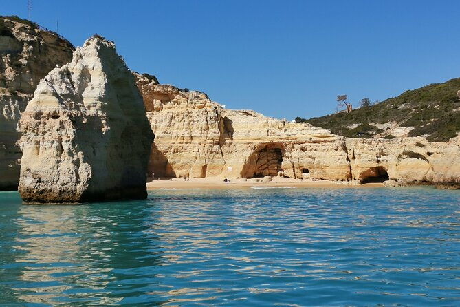 tour-to-benagil-caves-and-coastline-in-albufeira