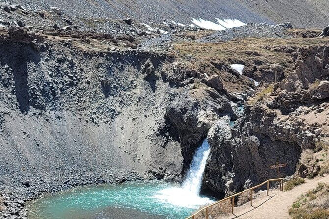 tour-to-cajon-del-maipo-el-yeso-reservoir-salto-el-yeso
