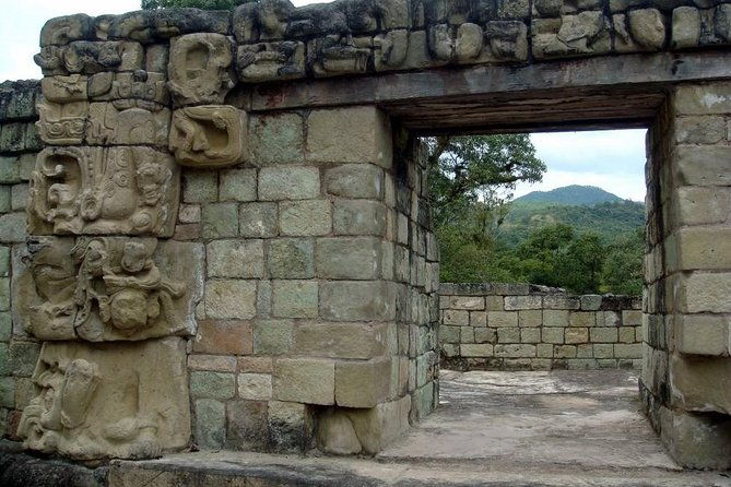 tour-to-copan-ruins-arqueological-site-from-guatemala-city