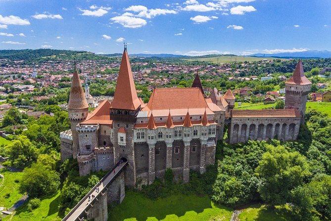 tour-to-corvin-castle-in-hunedoara-alba-iulia