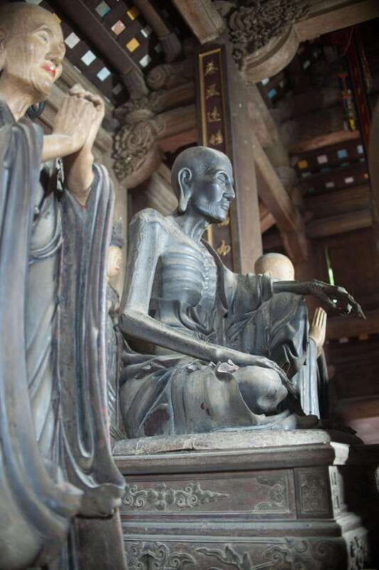 tour-to-duong-lam-village-thay-pagoda-and-tay-phuong-pagoda