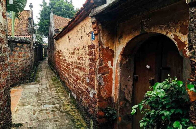 tour-to-duong-lam-village-thay-pagoda-and-tay-phuong-pagoda