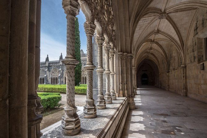 tour-to-fatima-batalha-monastery-nazare-and-obidos