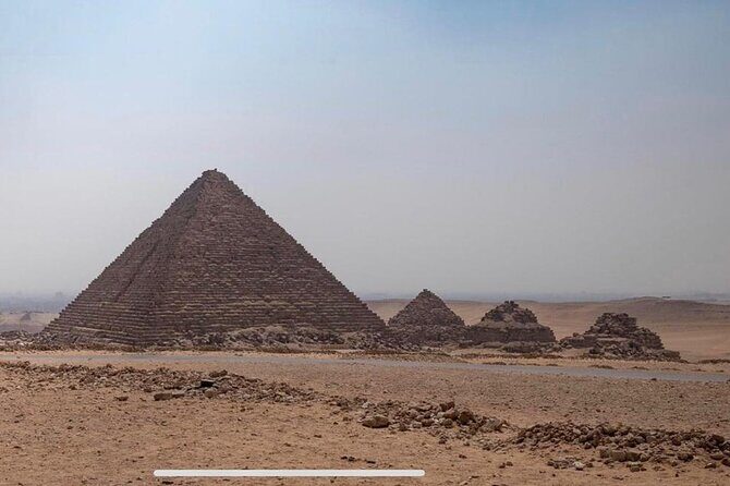 Tour to Giza pyramids Sphinx with local guide - Key Points