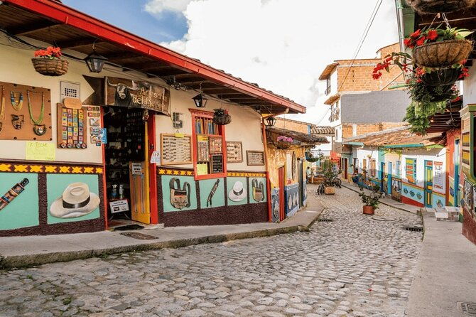 tour-to-guatape-from-medellin-shared-tour