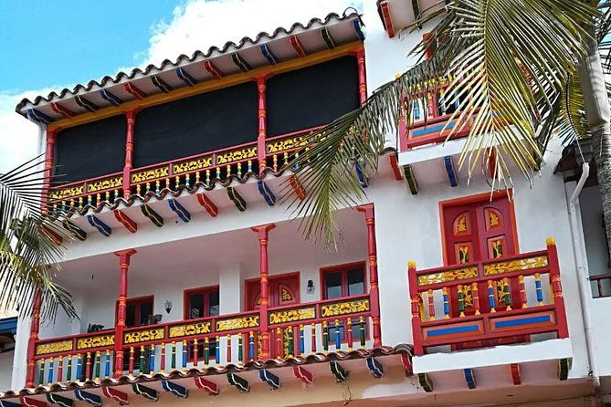 tour-to-guatape-rumbero-boat-access-to-the-stone