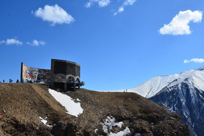tour-to-kazbegi-georgian-military-road-ananuri-gudaury-kazbegi