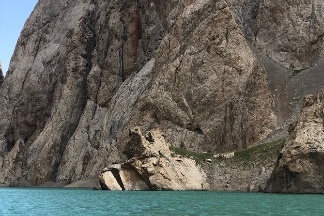 Tour to Kel Suu Lake Visit Paradise of Kyrgyzstan - Exploring the Manifold Beauty of the Tour