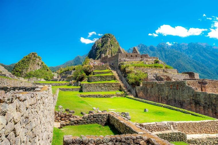 tour-to-machupicchu-and-rainbow-mountain