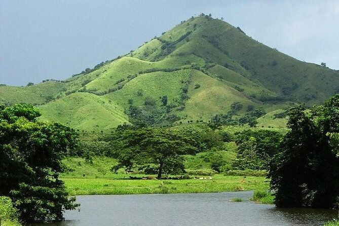 tour-to-montana-redonda-and-emerald-coast-beach