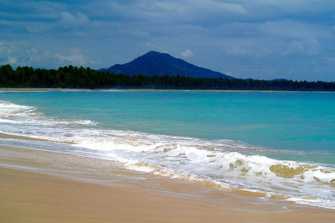 tour-to-montana-redonda-round-montain-costa-esmeralda-beach