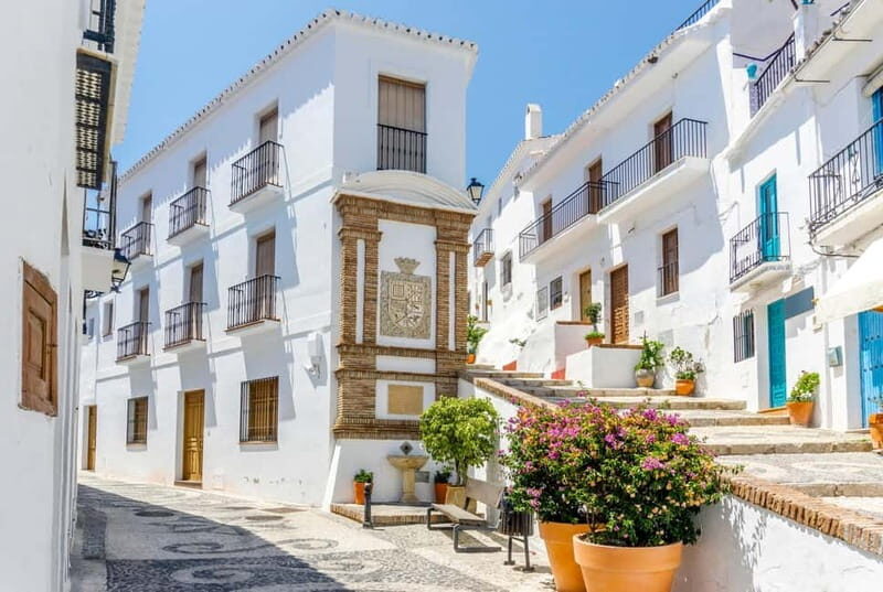 Tour to Nerja's Caves, Nerja city and Frigiliana - The Practical Details
