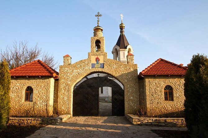 tour-to-old-orhei-cave-monastery-cricova-cellar-tour-tasting-2