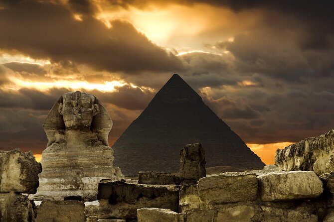 Tour to Pyramids & The Egyptian Museum - Discovering the Pyramids of Giza: The Heart of the Tour
